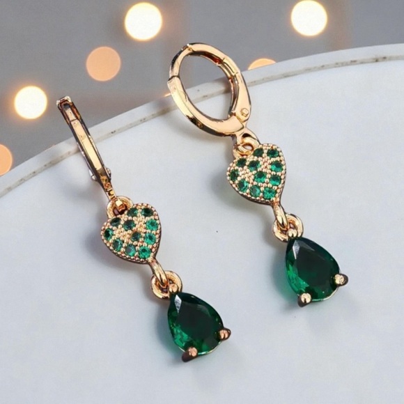 18k Gold Plated Green CZ Heart Drop Huggie Earrings. New. - Picture 2 of 8